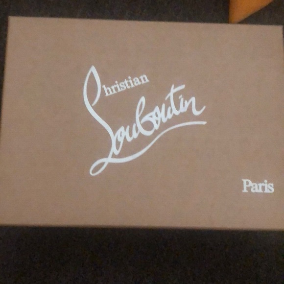 Red bottoms - Picture 5 of 7